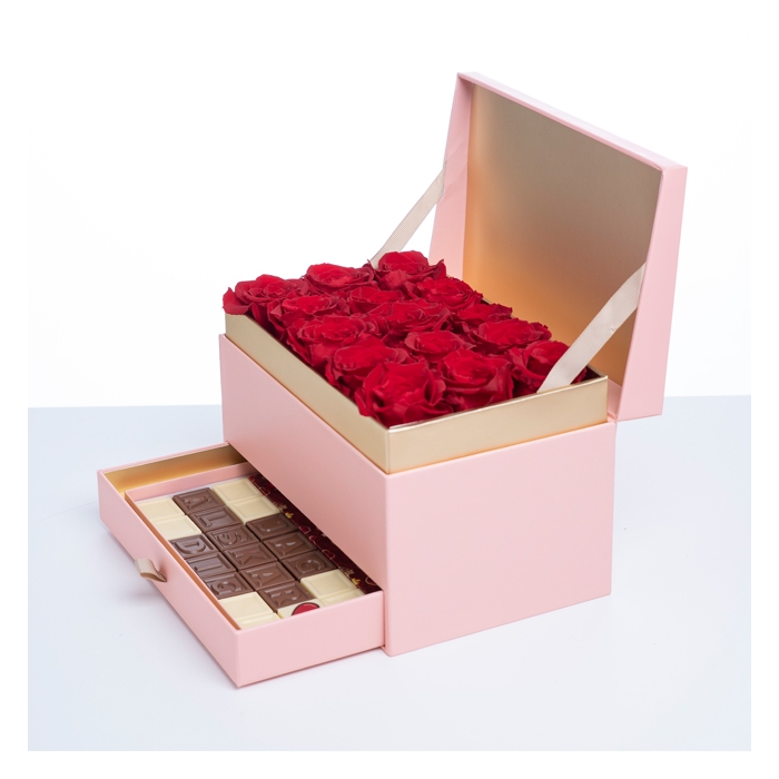 Lyxig rosbox med choklad